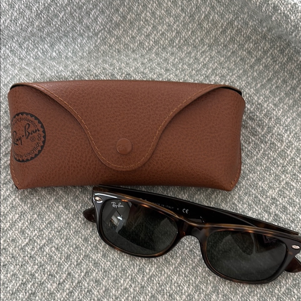 Ray-Ban wayfarer Sunglasses